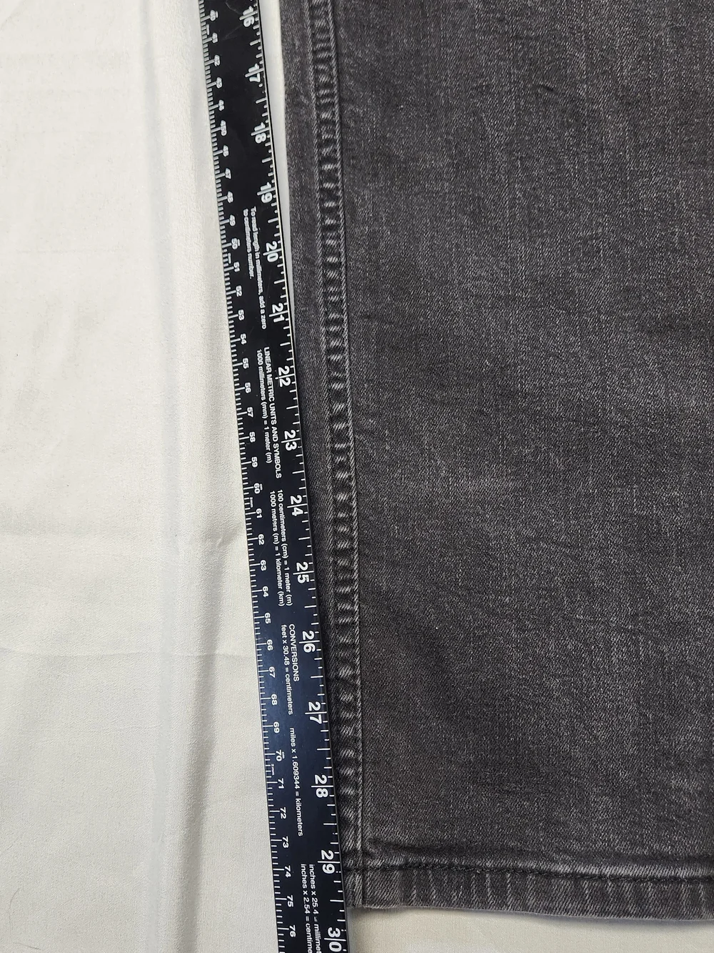 Levi's 505 Regular Fit 32x32 Straight Leg Black Jeans Dark Wash Actual 30x30 EUC